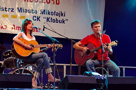 foto Andrzej Korycki i Dominika Żukowska<br>Szanty w Mikołajkach 2010