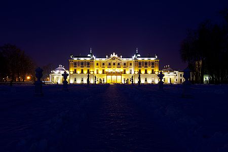foto Białystok zimową nocą