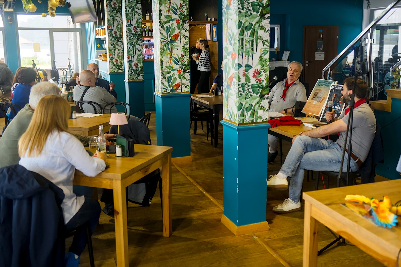 foto Sekrety szantowego zaśpiewu &mdash; spotkanie z Markiem Szurawskim i Filipem Dąbrowskim