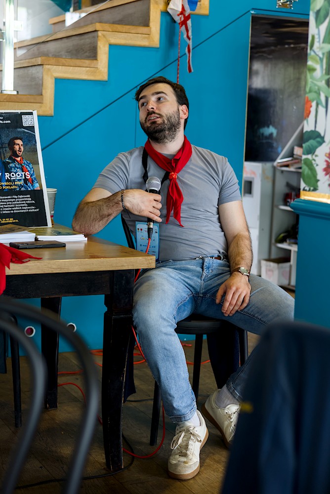 foto Sekrety szantowego zaśpiewu &mdash; spotkanie z Markiem Szurawskim i Filipem Dąbrowskim